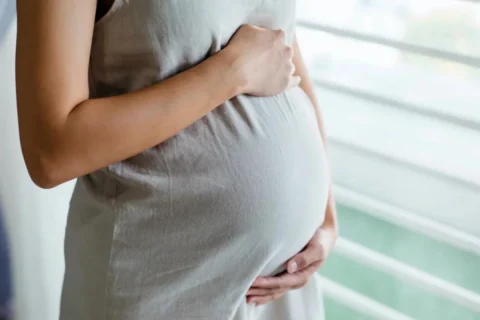 In 2023, the United States witnessed yet another historic low in teen birth rates, juxtaposed with a notable surge in birth rates among women aged 30 to 34, as per preliminary statistics from the CDC.